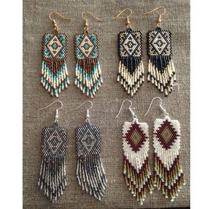 Joyería de estilo bohemio hecha a mano para mujer, pendientes de cuentas de semillas de cristal tejidas a mano con borla larga para boda y Aniversario - Product Image 2