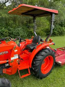 NOUVEAU TRACTEUR KUBOTA L3200 4x4 2023 AVEC CHARGEUR FRONTAL EN STOCK - Product Image 5