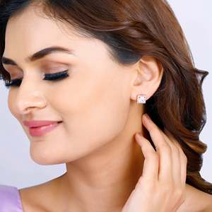 Boucles d'oreilles en plaqué or rose avec des animaux et des chiffres, style religieux tendance avec des diamants et des perles pour les fêtes et les cadeaux - Product Image 2