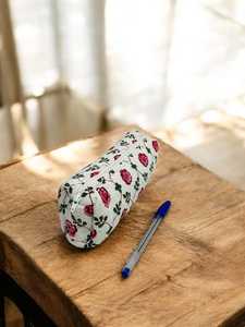 Trousse à crayons pour filles et garçons avec imprimé floral à la main, tissu 100% coton léger, facile à laver - Product Image 2