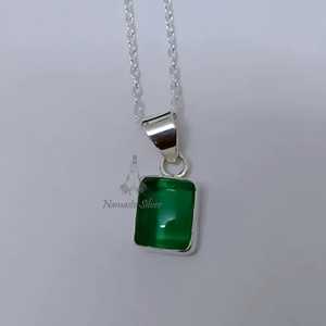Collar con Colgante de Esmeralda Nano, Plata de Ley 925, Corte Cojín Verde - Product Image 4