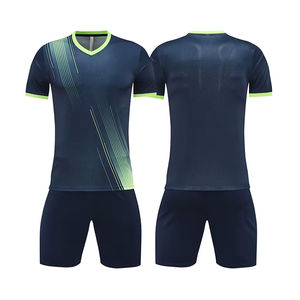 Pour adultes nouveau style couleur unie taille personnalisée hommes football uniforme vêtements d'entraînement vêtements de sport football uniformes respirant OEM - Product Image 1