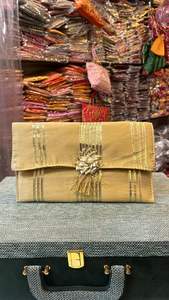 กระเป๋าคลัทช์ปักลายวินเทจของผู้หญิงกระเป๋า potli วัสดุพีซีกระเป๋าสตริงงานแต่งงานโปรดปรานคืนของขวัญแขกสไตล์อินเดีย - Product Image 6