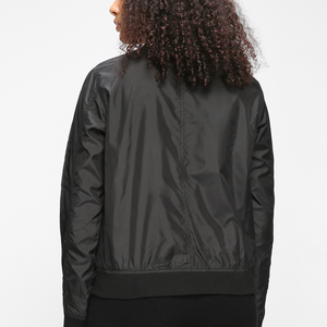 Nouveau style de vestes bombardiers en satin de soie respirantes personnalisées pour femmes veste de baseball imperméable en satin à la vente en gros pour les filles - Product Image 6