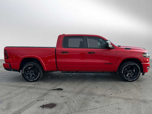 RAM 1500 Big Horn Crew Cab 4WD 2024, conduite à gauche, sièges en cuir foncé, pneus R19, automatique, électrique, 5 places, LED, xénon, caméra arrière - Product Image 5