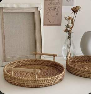 Plateau en rotin de bambou fait main plateau en rotin avec poignée tissé à la main rond haut mur plateaux de séparation des aliments multi-usages - Product Image 1