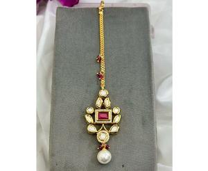 Boucles d'oreilles pendantes élégantes en laiton plaqué or de qualité supérieure, ornées de diamants et de pierres Kundan, pour femmes et jeunes filles, idéales pour les fêtes et mariages. - Product Image 1