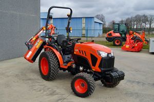Tractor agrícola Kubota L4018 4WD 40HP con múltiples accesorios a la venta - Product Image 3