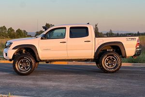 Tacoma TRD Off-Road Double Cab 4x4 6 vitesses manuelles V6 Power 4WD Off-Road 2012 - Product Image 4