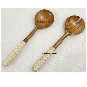 Ensemble de cuillères et fourchettes à salade écologiques Ustensiles de cuisine pour la cuisine Ustensiles de cuisine en bois d'acacia naturel Saladiers avec poignées en résine - Product Image 1