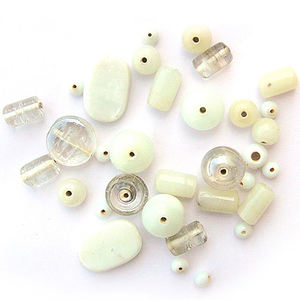 Mezcla de cuentas de vidrio transparente y opaco de color negro liso de primera calidad y elegante para hacer joyas disponibles a un precio razonable - Product Image 3