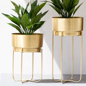 Soporte para macetas de metal para exteriores para facilitar el movimiento de macetas pesadas alrededor del balcón del jardín y el patio - Product Image 1