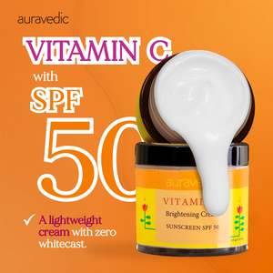 Crema Facial Iluminadora con Vitamina C de 50 ml, Certificada por GMP, con SPF, Crema Blanqueadora para la Piel con Ácido Kójico, Té Verde y Hierbas - Product Image 6