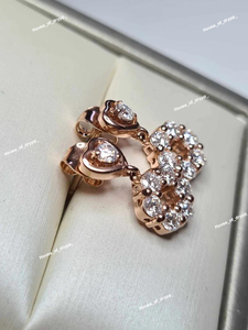 Boucles d'oreilles pendantes en moissanite argentée, serties de diamants, design floral en forme de cœur, halo scintillant, boucles d'oreilles de luxe pour femmes - Product Image 4