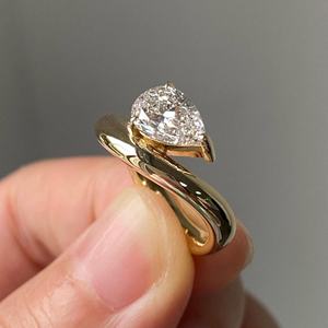 Anillo de diamante antiguo con corte de pera cultivado en laboratorio de 1,50 quilates, regalo de boda y compromiso de oro amarillo de 14K para mujer - Product Image 1