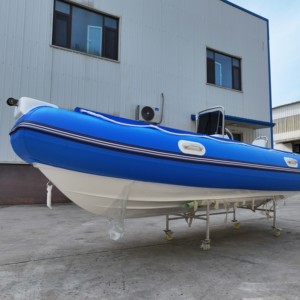 Yacht à voile <span class=keywords><strong>de</strong></span> <span class=keywords><strong>luxe</strong></span> 520 en fibre <span class=keywords><strong>de</strong></span> verre, semi-rigide, hors-bord, 17 pieds, coque en V profond, bateau <span class=keywords><strong>de</strong></span> pêche sportive - Product Image 3