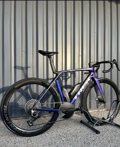 100% New Arrival Treks Madone SLR <b>9</b> AXS Gen 8 (2025) - Product Image 1