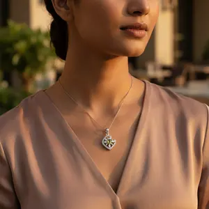 Colgante de Plata 925 con Peridoto para Mujer, Joyería Religiosa con Piedras Preciosas, Baño de Rodio, Detalles en Oro Rosa y Oro Blanco, Amuleto con Patrón Numérico - Product Image 2