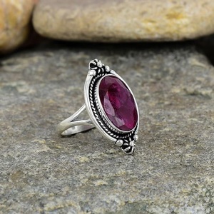 แหวนทับทิมดิบพราว925สเตอร์ลิงเงินอัญมณีธรรมชาติเรียบง่ายทำด้วยมือขนาดที่กำหนดเองของขวัญที่สมบูรณ์แบบสำหรับเธอ - Product Image 3