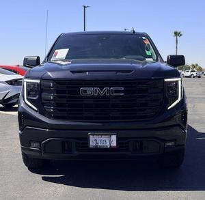 GMC Sierra 1500 Elevation 2025, Doble Cabina, 4x4, Faros LED Negros, Transmisión Automática, Asientos de Cuero, Neumáticos R20 - Product Image 1
