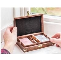 Boîte à cartes à jouer en bois faite à la main de dernière génération, meilleure qualité, boîte à poker personnalisée, imperméable, écologique, style moderne, designs Prisma