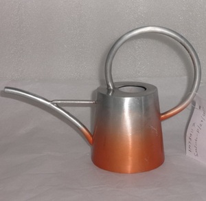 Diseño de metal Regadera de jardín para un uso conveniente - Product Image 2