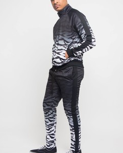 Sublimation personnalisée Desgine Logo Vintage Soleil Fade Patchwork Survêtements Pantalon de survêtement et Sweat à capuche Ensemble Survêtement Pour Hommes - Product Image 4