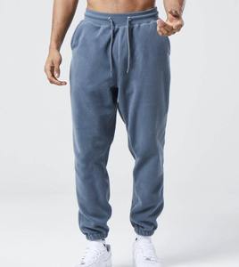 Joggers caqui ligeros para hombre, pantalones de chándal de cintura alta de secado rápido con bolsillos para entrenamiento y trabajo informal hechos de tela de lona - Product Image 2