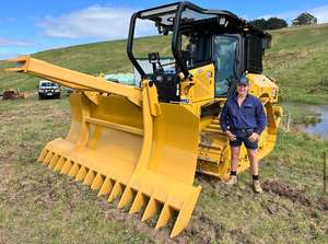 Chargeuse compacte d'occasion Cat, en bon état, faible consommation, charge nominale de 5 tonnes, pompe à godet pour moteur Cat, vente à bas prix - Product Image 4