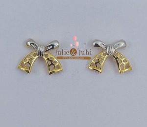 Boucles d'oreilles clous pour femmes en or 22 carats de qualité supérieure avec un magnifique éclat jaune rhodié, conçues pour les femmes avant-gardistes, bijoux minimalistes - Product Image 1