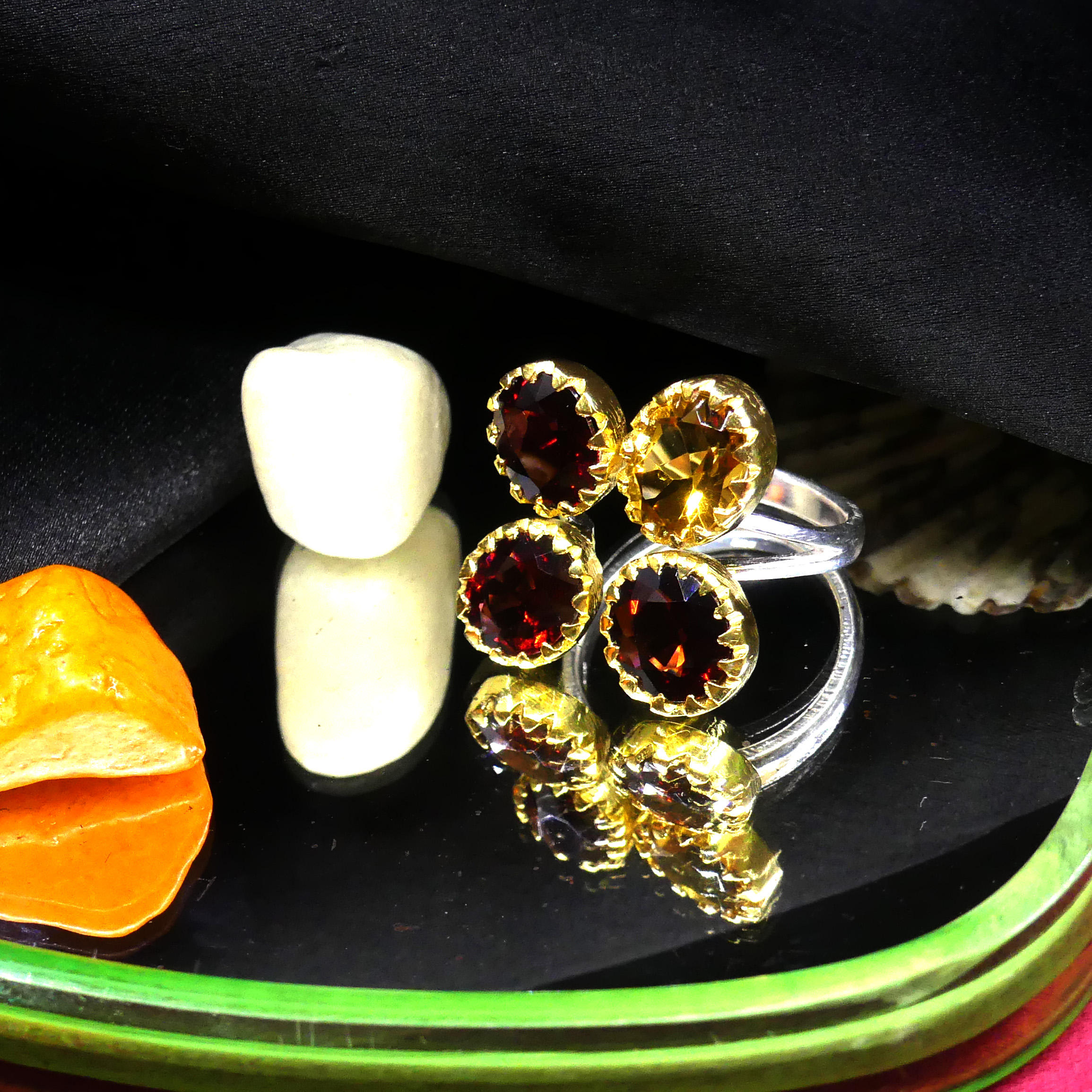 สีเหลือง