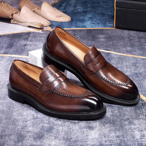 Chaussures Richelieu vintage en cuir ciré pour hommes, style brogue intégral à bout ailé, marron vieilli, pour tenue formelle ou décontractée - Product Image 1
