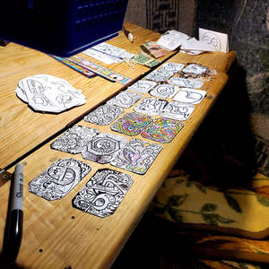 Dinero de juguete de papel para colorear, único en su tipo, de IW Comics - Product Image 2