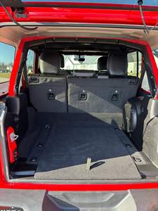 Wrangler Unlimited Sahara 4xe 2021 ~18,200 Millas, Híbrido Enchufable de 375 hp, 4x4, Mopar - Product Image 5