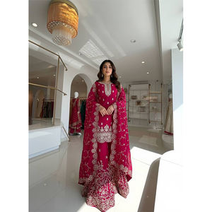 Costume Sharara de qualité supérieure, dernière tendance, en soie pure Gmy avec broderie lourde, séquence et travail de codage Dori avec rivets et travail de Moti - Product Image 1