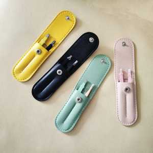 Ensemble de ciseaux à sourcils et pinces en acier inoxydable à pointe inclinée dorée, 4 pièces, étui en similicuir de luxe écologique, beauté - Product Image 3