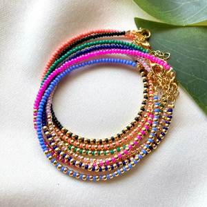Brazalete Bordado a Mano con Cuentas de Abeja - Ecológico y Duradero, Tamaño Personalizable para Mujeres y Niñas - Product Image 1