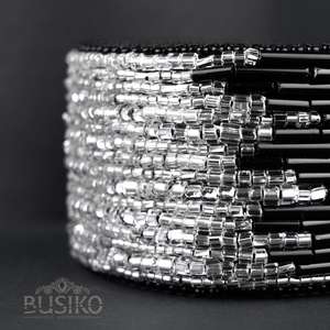 Brazalete de Abeja Bordado a Mano con Cuentas - No Tóxico, Ecológico, Tamaño Personalizable para Mujeres y Niñas - Product Image 5