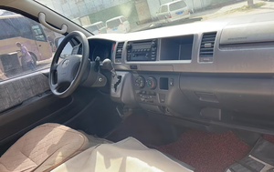 Minibús Toyota Hi-ACE de lujo general de buena calidad a la venta - Product Image 4