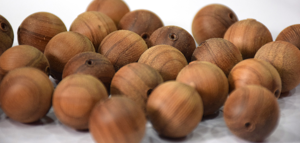 Perles de bois de santal fini de 15 mm, Mala de qualité supérieure par saniya handicraft - Product Image 6