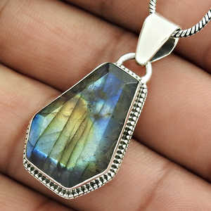 Pendentif unique en forme de cercueil, charme luxueux et délicat avec pierre de labradorite naturelle en argent sterling 925, bijoux bohèmes faits à la main - Product Image 3