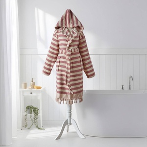 เสื้อคลุมอาบน้ำแบบตุรกี Pompom รุ่น Lokum Rose แบบมีฮู้ด ผ้าฝ้าย 100% - Product Image 4