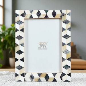 Cadre photo décoratif fait main en os incrusté motif mousse arctique, personnalisable, collection disponible en 3 tailles - Product Image 2