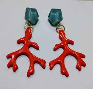 Abalorio de Resina de Diseño Occidental, Elegante, Hecho a Mano con Cuentas de Semillas, Moderno, Plateado, Único, Joyería Artesanal de Diseño Creativo - Product Image 1