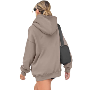 Sweat-shirt à capuche pour femme, personnalisé OEM, de haute qualité, en tricot d'hiver, décontracté, surdimensionné, lourd, uni, avec badge sur le devant, 100% - Product Image 2