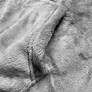 Sudadera con Capucha de Lana de Buena Calidad para Adultos, Color Gris, Manga Larga, Corte Regular, Talla Personalizada, Puños Acanalados, Transpirable y Ecológica - Product Image 5