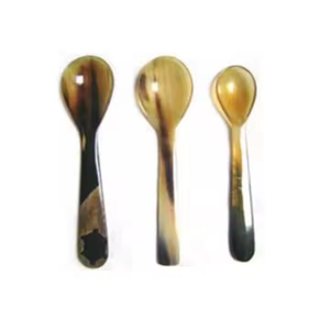 Crescent Crafts Exports Ensemble de cuillères en corne de buffle naturelle avec long manche poli miroir pour les occasions de fête - Product Image 3