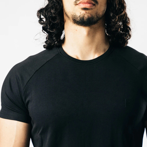 T-shirt en coton surdimensionné pour homme, personnalisé avec un motif de marque, manches courtes, coupe ample, qualité supérieure, idéal pour l'été. - Product Image 2