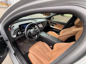 รถยนต์เมอร์เซเดส-เบนซ์ อี-คลาส อี 450 4MATIC ปี 2024 สภาพดี ใช้งานน้อย - Product Image 2