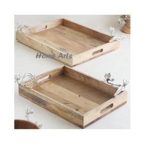 Ensemble de plateaux de service en bois en deux pièces avec un design attrayant comprenant des poignées en métal pour servir des bonbons ou des aliments - Product Image 5